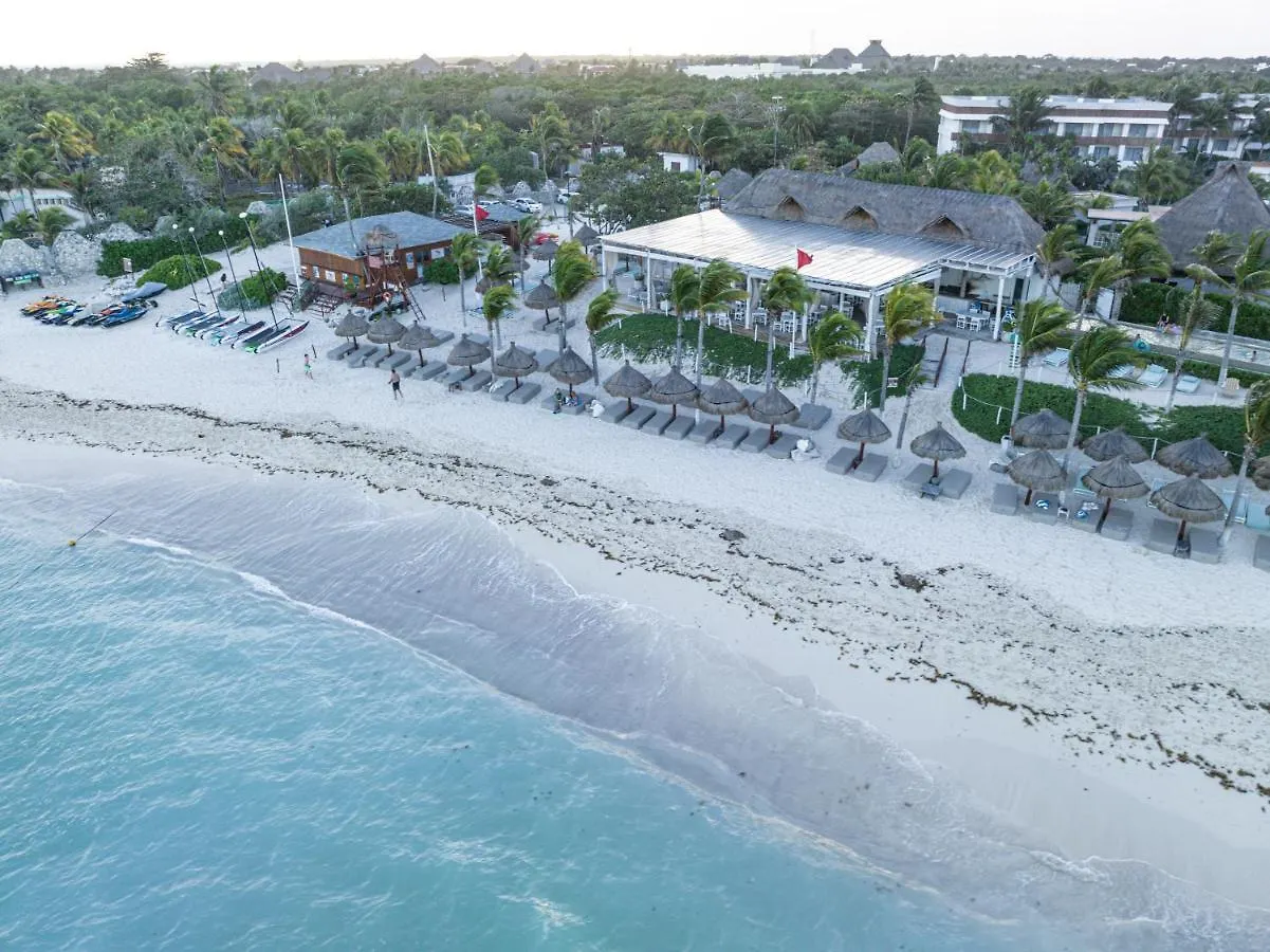 Xaha Villas Suites&Golf Resort Chacalal México