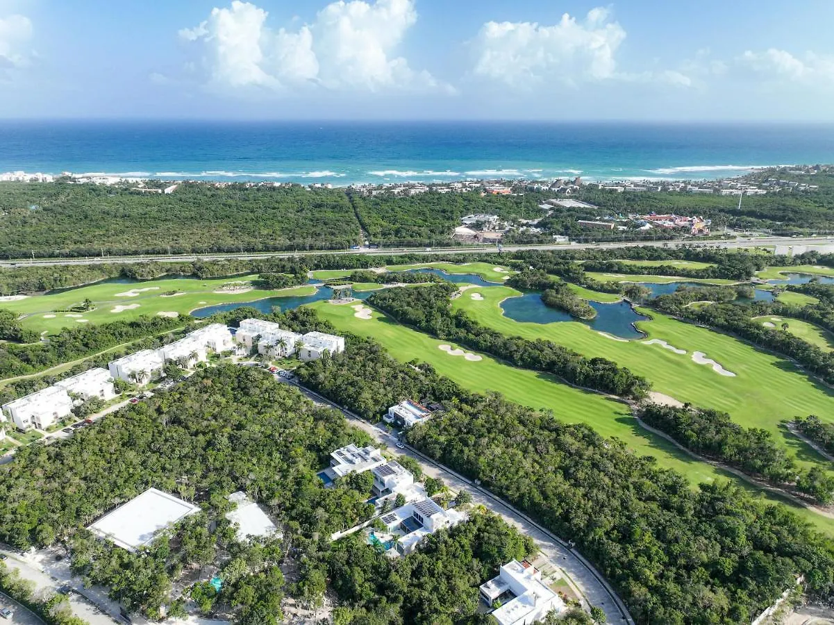 Xaha Villas Suites&Golf Resort Chacalal Bed and breakfast